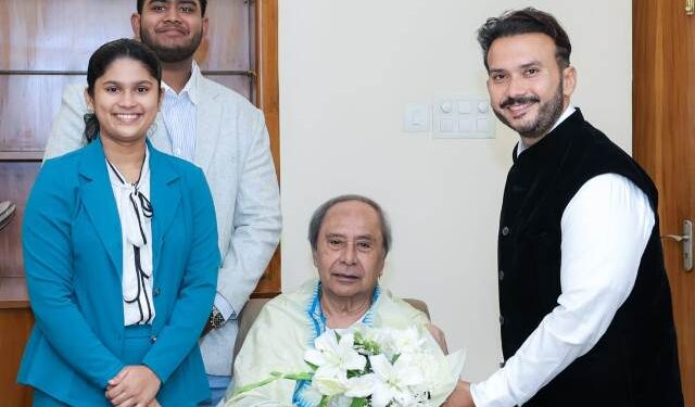 ପାରଳାଖେମୁଣ୍ଡି ବିଧାୟକ ରୁପେଶ ପାଣିଗ୍ରାହି ପୂର୍ବତନ ମୁଖ୍ୟମନ୍ତ୍ରୀ ନବୀନ ପଟ୍ଟନାୟକ ଙ୍କୁ ସାକ୍ଷାତ କରି ନୂତନ ବର୍ଷ ର ଅଭିନନ୍ଦନ ଜଣାଇଥିଲେ