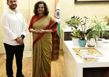 ପାରଳା ବିଧାୟକ ରୁପେଶ ପାଣିଗ୍ରାହି ନୂତନ ମୁଖ୍ୟ ଶାସନ ସଚିବଙ୍କୁ ସାକ୍ଷାତ କରି ଶୁଭେଚ୍ଛା ଜଣାଇଲେ