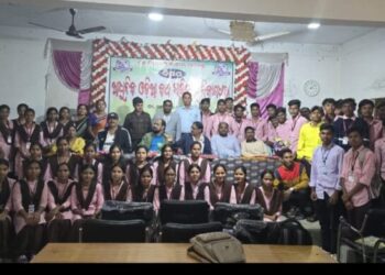 ଆଧୁନିକ ଓଡ଼ିଆ ସାହିତ୍ୟ ଭାଵ ଓ ଭାଷା ଦୃଷ୍ଟିରୁ ବେଶ ସମୃଦ୍ଧ : ଆଲୋଚନା ଚକ୍ର