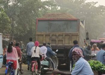 ବାଲି ମାଫିଆ, ପ୍ରଶାସନ ସାଲିସ – ମାଲିସ୍ ବିନା ଜରି ପାଲରେ ବାଲି ପରିବହନ ଗାଡ଼ିକୁ ଯାଞ୍ଚ ହେଉନି