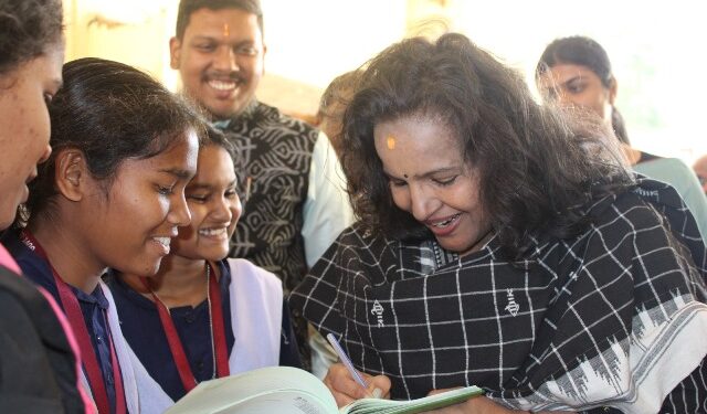 ପ୍ରୋତ୍ସାହନ ଓ ସୁଯୋଗ ମିଳିଲେ ସାଧାରଣ ପରିସ୍ଥିତିରୁ ଆସିଥିବା ଛାତ୍ରଛାତ୍ରୀମାନେ ମଧ୍ୟ  ଅସାଧାରଣ ସଫଳତା ହାସଲ କରିପାରିବେ : ମୁଖ୍ୟ ଶାସନ ସଚିବ ଶ୍ରୀମତୀ ଗର୍ଗ