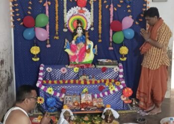 ସିଦ୍ଧିଦାତ୍ରୀ ମା ‘ ସରସ୍ବତୀ ଙ୍କ ପୂଜାର୍ଚନା ମହାସମାରୋହ ରେ ପାଳିତ : ଶତାଧିକ କୁନି ଛୁଆ ଖଡ଼ି ଛୁଇଁଲେ
