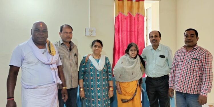 ମହାଦେବ ଓ ମହାବୀରଙ୍କ ଆଜ୍ଞାରେ ବାବା ନେତ୍ରାନନ୍ଦଙ୍କ ରୋଗୀ ଚିକିତ୍ସା