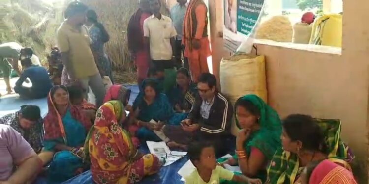 ଆଇ ଡି ବି ଆଇ ବ୍ୟାଙ୍କ ନିଆଳି ଶାଖା ପକ୍ଷରୁ ମାଗଣା ବ୍ୟାଙ୍କ ସେବା କାର୍ଯ୍ୟକ୍ରମ  ନିଆଳି 