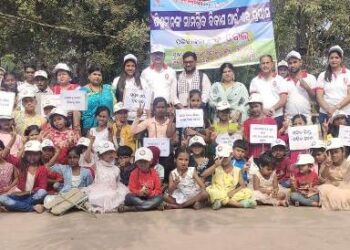 ନିଆରା ଢଙ୍ଗରେ ନୂଆବର୍ଷ ପାଳିତ ଶିକ୍ଷାର ବାର୍ତ୍ତା ବାଣ୍ଟିଲେ ଛାତ୍ରଛାତ୍ରୀ