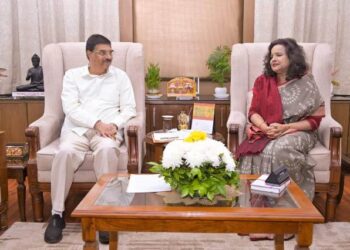 ରାଜ୍ୟପାଳଙ୍କୁ ସୌଜନ୍ୟମୂଳକ ସାକ୍ଷାତ କଲେ ନବନିଯୁକ୍ତ ମୁଖ୍ୟ ଶାସନ ସଚିବ – ଅନୁ ଗର୍ଗ