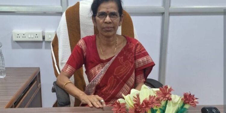 ଅଧକ୍ଷାଙ୍କ ବିରୁଦ୍ଧରେ ଶାରୀରିକ ଓ ମାନସିକ ନିର୍ଯାତନା ଅଭିଯୋଗ ଆଣିଲେ ଅଧ୍ୟାପିକା