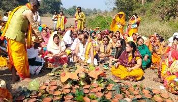 କଳସ ଶୋଭାଯାତ୍ରାରେ ନାରୀ ନେତ୍ରୀ ଇରାନୀ ରାୟ ଯୋଗଦେଇଥିଲେ