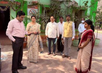 ଆରମ୍ଭ ହେଲା ମାଟ୍ରିକ୍ ପରୀକ୍ଷା ବିଭିନ୍ନ କେନ୍ଦ୍ର ଓ ବୋର୍ଡ଼ କାର୍ଯ୍ୟାଳୟ ବୁଲି ପରୀକ୍ଷା ପରିଚାଳନା ତଦାରଖ କଲେ – ଆୟୁକ୍ତ ତଥା ଶାସନ ସଚିବ