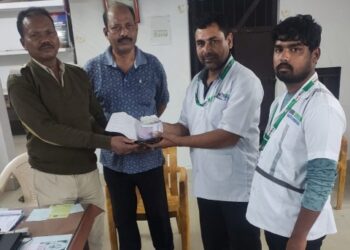 108 Ambulance Staff Display Honesty: Patient’s Valuables Handed Over to Police
