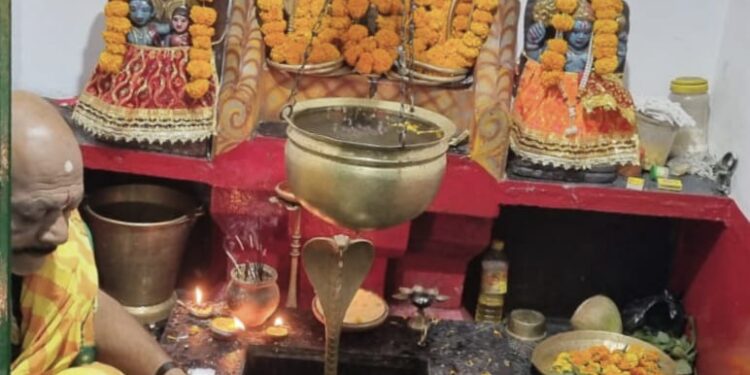 ମହାଶିବରାତ୍ରି ଉପଲକ୍ଷେ ବିଭିନ୍ନ ଶୈବପୀଠରେ ଶତାଧିକ ଶ୍ରଦ୍ଧାଳୁଙ୍କ ଭିଡ଼