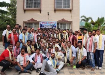 ୨୭ ବର୍ଷ ପରେ ପୁରାତନ ଛାତ୍ରଙ୍କ ବନ୍ଧୁମିଳନ