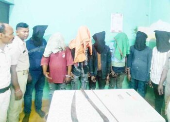 ଡକାୟତି ଉଦ୍ୟମ ପଣ୍ଡ ମାରଣାସ୍ତ୍ର ସମେତ ୭ ଜଣିଆଡକାୟତ ଗିରଫ