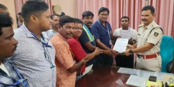 ବରଗଡ଼ ମୋଟର ଚାଳକ ଙ୍କ ସୁରକ୍ଷା ପାଇଁ ଜିଲ୍ଲା ଆରକ୍ଷୀ ଅଧିକ୍ଷକ ଙ୍କୁ ଦାବିପତ୍ର