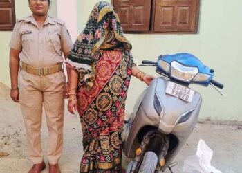 ଚୋରା ଗଞ୍ଜେଇ ଚାଲାଣ ବେଳେ ମାଡ଼ି ବସିଲା କଟକ ଅବକାରୀ ବିଭାଗ