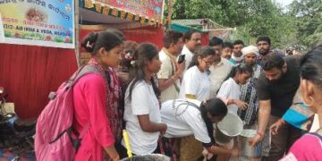 ଜି ଏସ ଏସ ତରଫରୁ ଐତିହାସିକ ଦିପୋଟି ମେଳଣରେ ଜଳଛତ୍ର ବଣ୍ଟନ