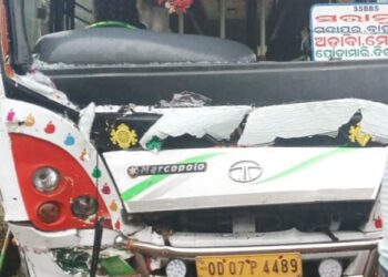 ଦୁଇ ବସ୍‌ ମୁହାଁମୁହିଁ, ୩୦ରୁ ଊର୍ଦ୍ଧ୍ୱ ଯାତ୍ରୀ…