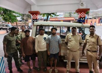 ଗଜପତି ଜିଲ୍ଲା ମୁଖ୍ୟ ଚିକିତ୍ସାଳୟ ରେ ନସିଂ ଅଫିସରଙ୍କୁ ଆକ୍ରମଣ ଘଟଣାରେ ପୋଲିସ ୩ ଜଣଙ୍କୁ ଗିରଫ କଲା