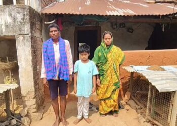 ମେଧାବୀ ତଥା ଗରିବ ଛାତ୍ର ଧନଞ୍ଜୟ ବୋନ ମେରୋ ମାରାତ୍ମକ ରୋଗରେ ଆକ୍ରାନ୍ତ, ଚିକିତ୍ସା ପାଇଁ ୫୦ ଲକ୍ଷ ଟଙ୍କା ସାହାର୍ଯ୍ୟ ନିବେଦନ