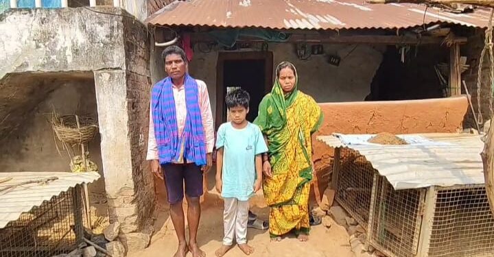 ମେଧାବୀ ତଥା ଗରିବ ଛାତ୍ର ଧନଞ୍ଜୟ ବୋନ ମେରୋ ମାରାତ୍ମକ ରୋଗରେ ଆକ୍ରାନ୍ତ, ଚିକିତ୍ସା ପାଇଁ ୫୦ ଲକ୍ଷ ଟଙ୍କା ସାହାର୍ଯ୍ୟ ନିବେଦନ