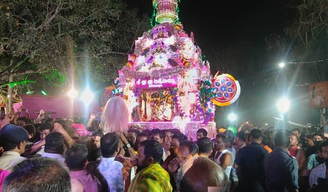 ମେଳଣ ମଣ୍ଡପାରୁଢ଼ ହେଲେ ପଶ୍ଚିମାସମ୍ଭୁ ଶ୍ରୀ ସୋମନାଥ ଦେବଙ୍କ ସହ ପାଞ୍ଚ ଠାକୁର : ଆତସବାଜି ପ୍ରଦର୍ଶନରେ ଜମିଲା ହରିରାଜପୁର ପଞ୍ଚୁଦୋଳ ମେଳଣ