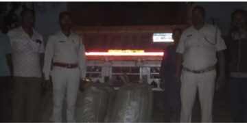 ଆଇଚର ଗାଡି ସହ ଗଞ୍ଜେଇ ଜବତ : ଚାଳକ ଓ ଗଞ୍ଜେଇ ମାଫିଆ ଫେରାର