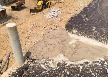 ମେଗା ଜଳଯୋଗାଣ ପ୍ରକଳ୍ପ ଠିକା ସଂସ୍ଥାର ମନମୁଖୀ କାର୍ଯ୍ୟକୁ ବିରୋଧ : ପାଇପ୍ ଲାଇନ୍ ବିଛାଇ ନଷ୍ଟ କରୁଛି ଗ୍ରାମ୍ୟ ଉନ୍ନୟନ ବିଭାଗର ରାସ୍ତା