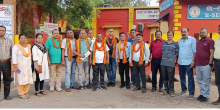 ଫୁଲବାଣୀ ଓକିଲ ସଂଘର ନିର୍ବାଚନ : ସଭାପତି ଭଗବାନ ମହାନ୍ତି ଓ ସମ୍ପାଦକ ପୂର୍ଣ୍ଣଚନ୍ଦ୍ର ତ୍ରିପାଠୀ ନିର୍ବାଚିତ