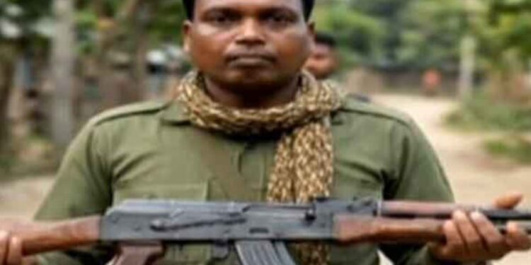 ମୋଷ୍ଟ ୱାଣ୍ଟେଡ୍‌ ନକ୍ସଲ ନେତା ଶୁକ୍ରୁ ସମେତ ୪ ଜଣ ନକ୍ସଲ କନ୍ଧମାଳ ପୋଲିସ ନିକଟରେ ଆତ୍ମସମର୍ପଣ