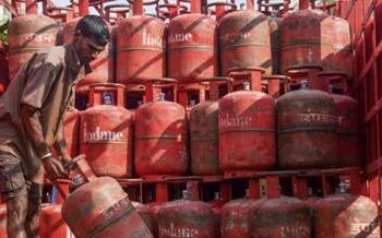 ବାଲିଗୁଡା ରେ ଗ୍ୟାସ୍‌ ସମସ୍ୟା: ଅଧିକାଂଶ ଫାଷ୍ଟଫୁଡ୍‌-ହୋଟେଲ, ଚା ‘ ଦୋକାନ ବନ୍ଦ, ଖାଉଟି ଅସନ୍ତୁଷ୍ଟ