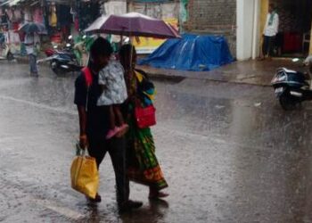 ପ୍ରବଳ ଝଡ଼ ତୋଫାନ, ଘଡଘଡି ସହିତ ବର୍ଷା – ଜନ ଜୀବନ ଅସ୍ତ ବ୍ୟସ୍ତ