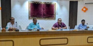 ଆକ୍ସନ ମୋଡ୍‌ରେ ନୂତନ ଜିଲ୍ଲାପାଳ: ପ୍ରଶାସନିକ ସମୀକ୍ଷା ବୈଠକ ଜରିଆରେ ବିକାଶର ନୂଆ ପର୍ଯ୍ୟାୟ