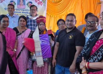 ସହକାରୀ ଶିକ୍ଷୟିତ୍ରୀଙ୍କ ଅବସର କାଳୀନ ସମ୍ବର୍ଦ୍ଧନା : ଶିକ୍ଷକର କେବେ ଅବସର ନଥାଏ