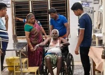 ବିଳମ୍ବିତ ରାତିରେ ଦୋକାନ ନ ଖୋଲିବାରୁ ମରଣାତ୍ମକ ଆକ୍ରମଣ