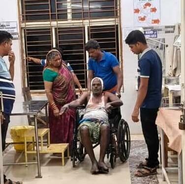 ବିଳମ୍ବିତ ରାତିରେ ଦୋକାନ ନ ଖୋଲିବାରୁ ମରଣାତ୍ମକ ଆକ୍ରମଣ