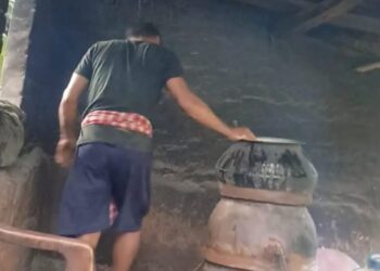 ସୁର୍କାବାଡି କାସନ୍ଦା ଓ ଦର୍ପନାରାୟଣପୁର ପଞ୍ଚାୟତରେ ବଢୁଛି ଚୋରା ଦେଶୀ ରନ୍ଧା ମଦ କାରବାର – ହାତ ବାନ୍ଧି ବସିଛି ଅବକାରୀ ବିଭାଗ