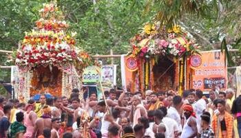 ବାରୁଣୀ ସ୍ନାନ ବୁଡ଼ ପକାଇଲେ ଲକ୍ଷ୍ୟଧିକ ଶ୍ରଦ୍ଧାଳୁ