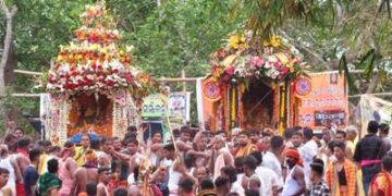 ବାରୁଣୀ ସ୍ନାନ ବୁଡ଼ ପକାଇଲେ ଲକ୍ଷ୍ୟଧିକ ଶ୍ରଦ୍ଧାଳୁ