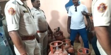 ବ୍ରାହ୍ମଣ ଝରିଲୋସ୍ଥିତ ଚୋରା ଗ୍ୟାସ ଗୋଦାମ ଉପରେ ପୋଲିସର ଚଢାଉ : ଶହେରୁ ଉର୍ଦ୍ଧ୍ବ ଗ୍ୟାସ ସିଲିଣ୍ଡର ଜବତ, ଦୁଇ ଅଟକ