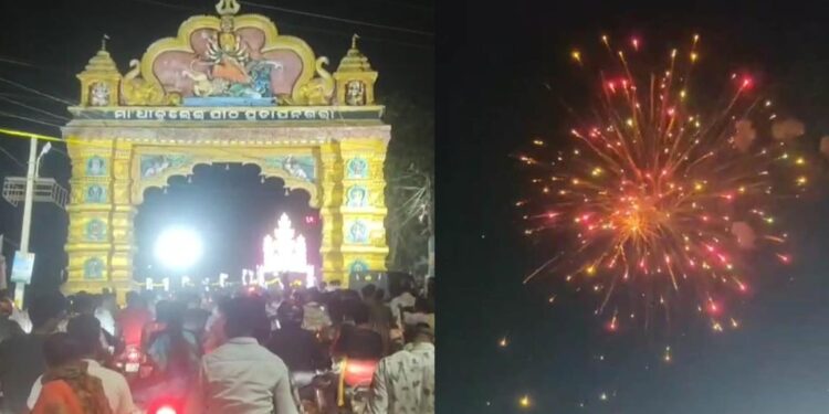 ମା, ଧାକୁଲେଇଙ୍କ ପ୍ରସିଦ୍ଧ ବାଣ ଯାତ୍ରାରେ ହଜାର ହଜାର ଲୋକଙ୍କ ଭିଡ