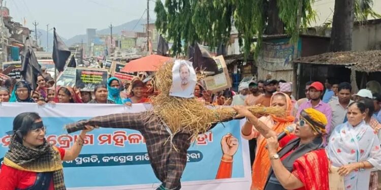 ବିଜେପି ମହିଳା ମୋର୍ଚ୍ଚା ପକ୍ଷରୁ ଜନ ଆକ୍ରୋଶ ମହିଳା ସମାବେଶ