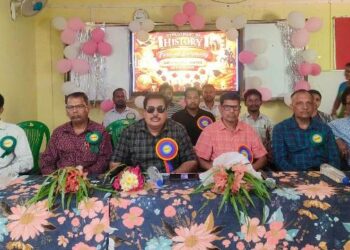 ଇତିହାସ ବିଭାଗର ଶେଷ ବର୍ଷର ଛାତ୍ରଛାତ୍ରୀଙ୍କୁ ବିଦାୟ କାଳୀନ ସମ୍ବର୍ଦ୍ଧନା