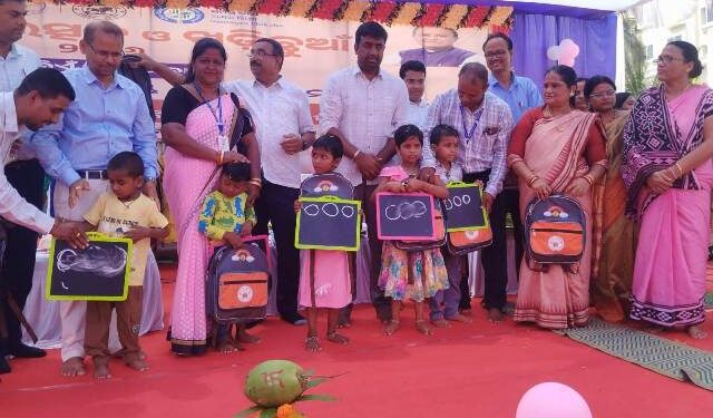 ପୁରୀ ଜିଲ୍ଲା ସ୍ତରୀୟ ପ୍ରବେଶ ଉତ୍ସବ ଓ ଖଡିଛୁଆଁ ଦିବସ ପାଳିତ