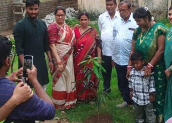 ବାଳାଶ୍ରମରେ ବିବାହ ବାର୍ଷିକୀ ପାଳିଲେ ଇଞ୍ଜିନିୟର ଦମ୍ପତି