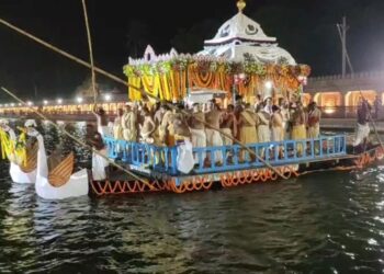 ଚନ୍ଦନ ମହମହ ବାସ୍ନାରେ ମହକିଲା ନରେନ୍ଦ୍ର ପୁଷ୍କରିଣୀ ୨୧ ଦିନିଆ ଚନ୍ଦନଯାତ୍ରା ଆରମ୍ଭ