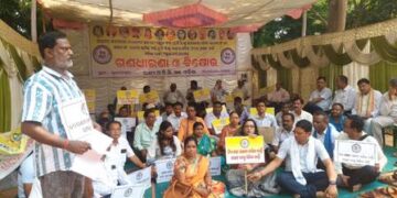 ଜାତିଗତ ଜନ ଗଣନାର ୧୨ ନମ୍ବର କଲମରେ ପଚାରା ଯାଉଥିବା ପ୍ରଶ୍ନରେ ଓବିସି ସାମିଲ କରିବା ଦାବି ନେଇ ରାଜଧାନୀ ରେ ବିକ୍ଷୋଭ ଓ ଧାରଣା