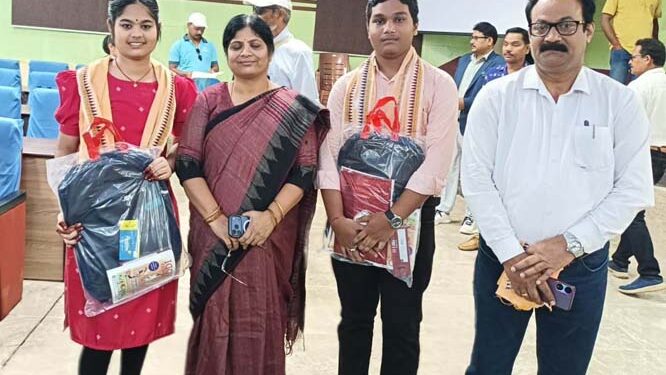 କୃତି ବିଦ୍ୟାର୍ଥୀଙ୍କ ପାଇଁ ସମ୍ବର୍ଦ୍ଧନା ସମାରୋହ