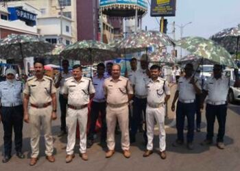 ପ୍ରଚଣ୍ଡ ଗରମ ସମୟରେ କଟକ କମିଶନରେଟ ପୋଲିସ ଟ୍ରାଫିକ ବିଭାଗର ମହନୀୟତା