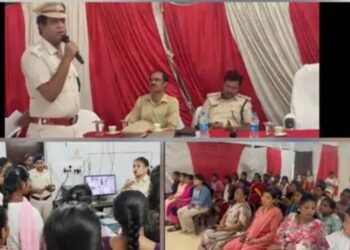ପାରଳାଖେମୁଣ୍ଡି ଆଦର୍ଶ ଥାନା ପକ୍ଷରୁ କୁଭେଣ୍ଟିକା- ଶିଶୁ କଲ୍ୟାଣ ପୋଲିସ ଓ କିଶୋରୀ ମାନଙ୍କ ସହିତ ଯୋଗାଯୋଗ ସମ୍ପର୍କିତ କାର୍ଯ୍ୟକ୍ରମ ଅନୁଷ୍ଠିତ