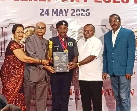 ପାରଳାଖେମୁଣ୍ଡି ସମାଜସେବା ପାଇଁ ଗଜପତିର ଶିକ୍ଷକ କିଶୋର ଦାସଙ୍କୁ ମହାରାଷ୍ଟ୍ର ର ପୁନେ ଠାରେ ସମ୍ମାନୀତ ହେଲେ